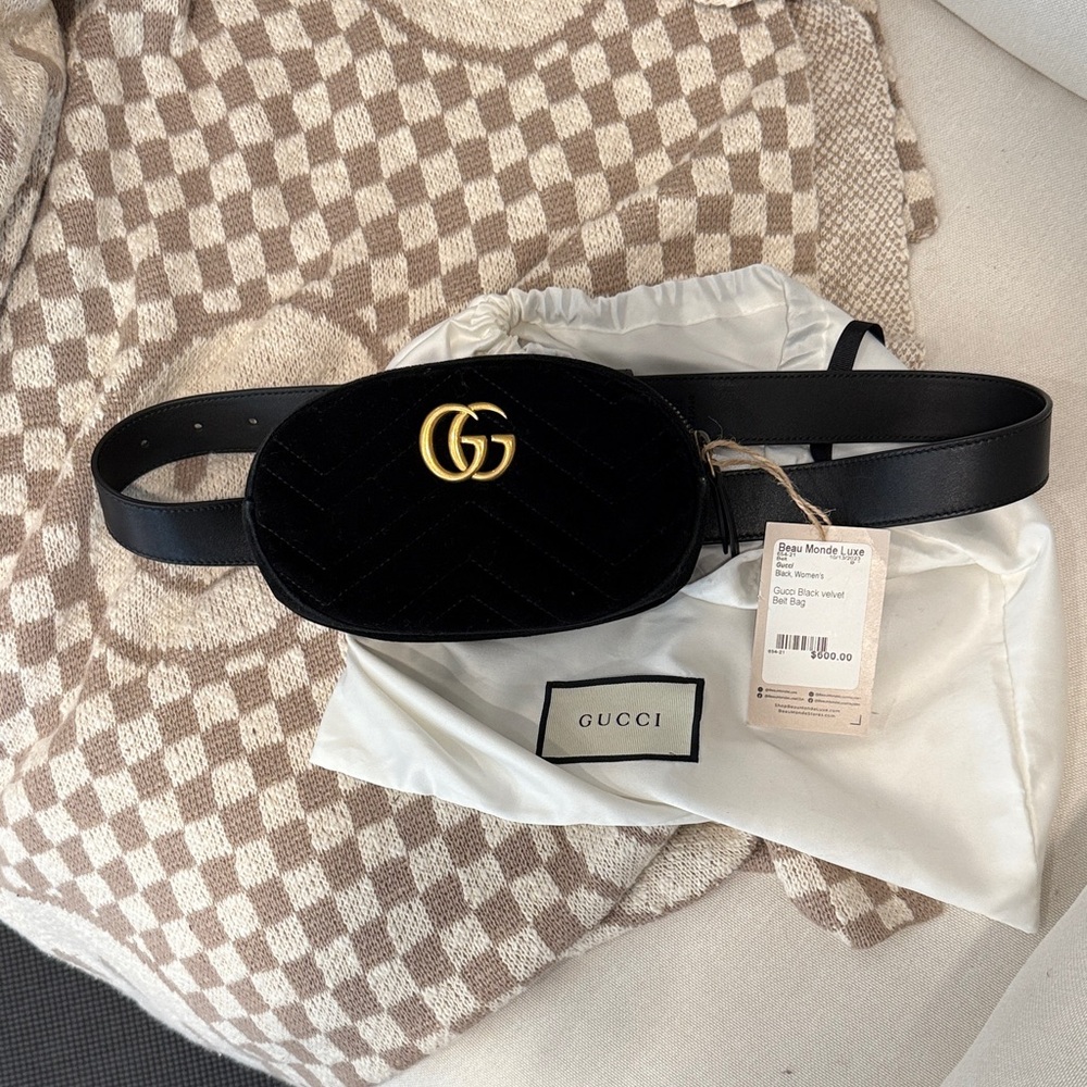 Gucci Marmont GG Black Velvet Belt Bag with Pink Silk